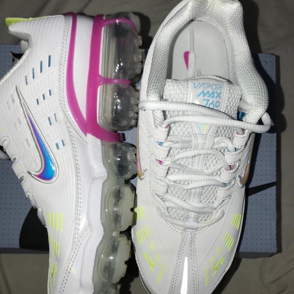 Nike sneakers - Picture 2 of 3